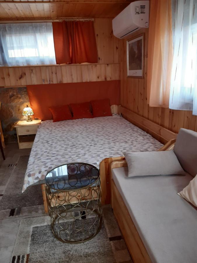 Matyas Apartman Tard Zewnętrze zdjęcie